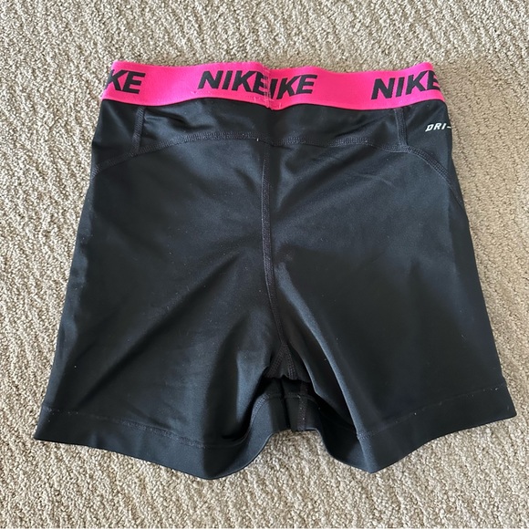 Nike shorts - Picture 3 of 3